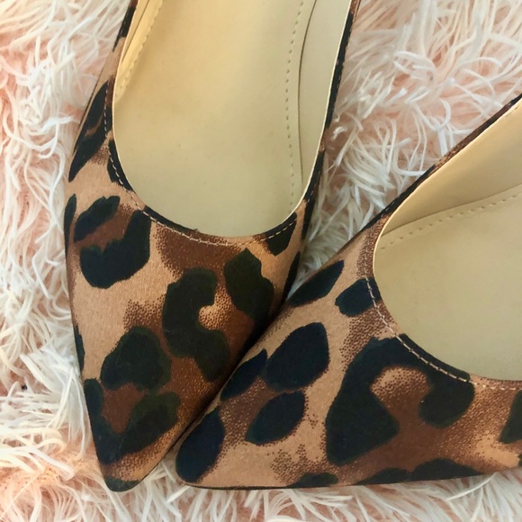 Marc Fisher leopard heels - Picture 4 of 5